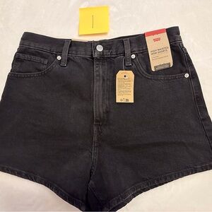 NWT Levi’s High Waisted Mom Jean Short